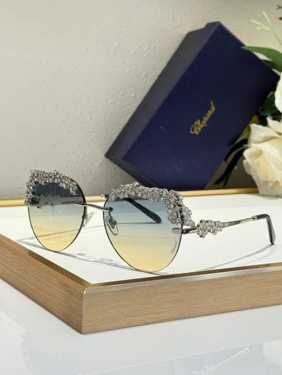 Picture of Chopard Sunglasses _SKUfw69413028fw